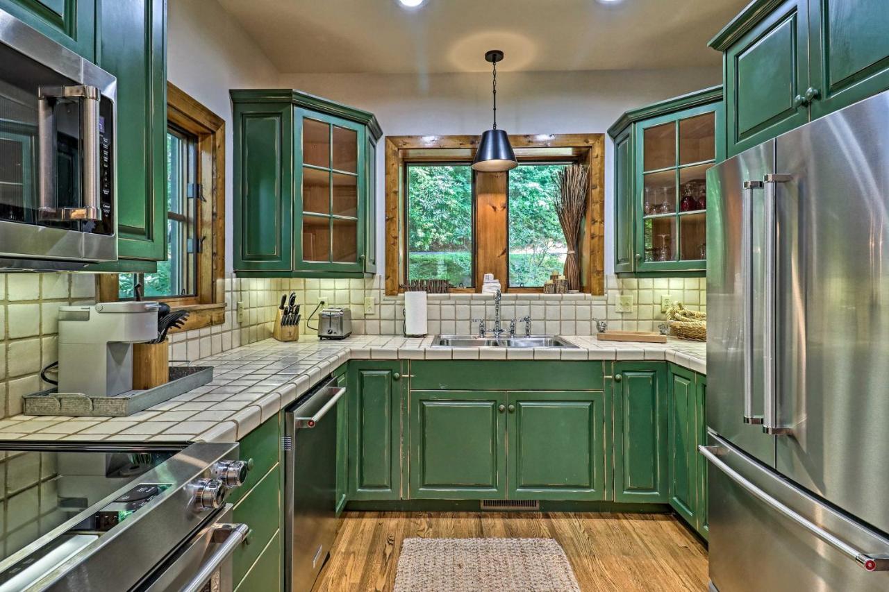 Charming Cashiers Cottage With Screened Porch! Екстериор снимка